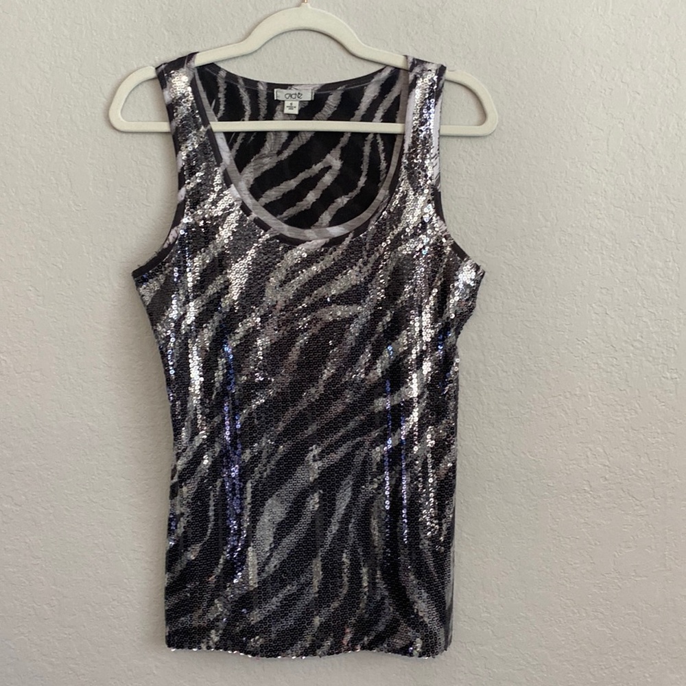 Stunning, sparkly lined sexy tank!